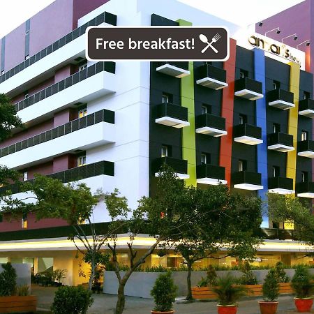 Amaris Hotel Mangga Besar Jakarta Exteriör bild