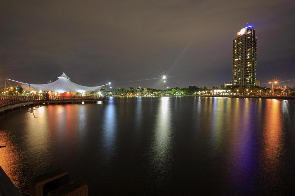 Amaris Hotel Mangga Besar Jakarta Exteriör bild