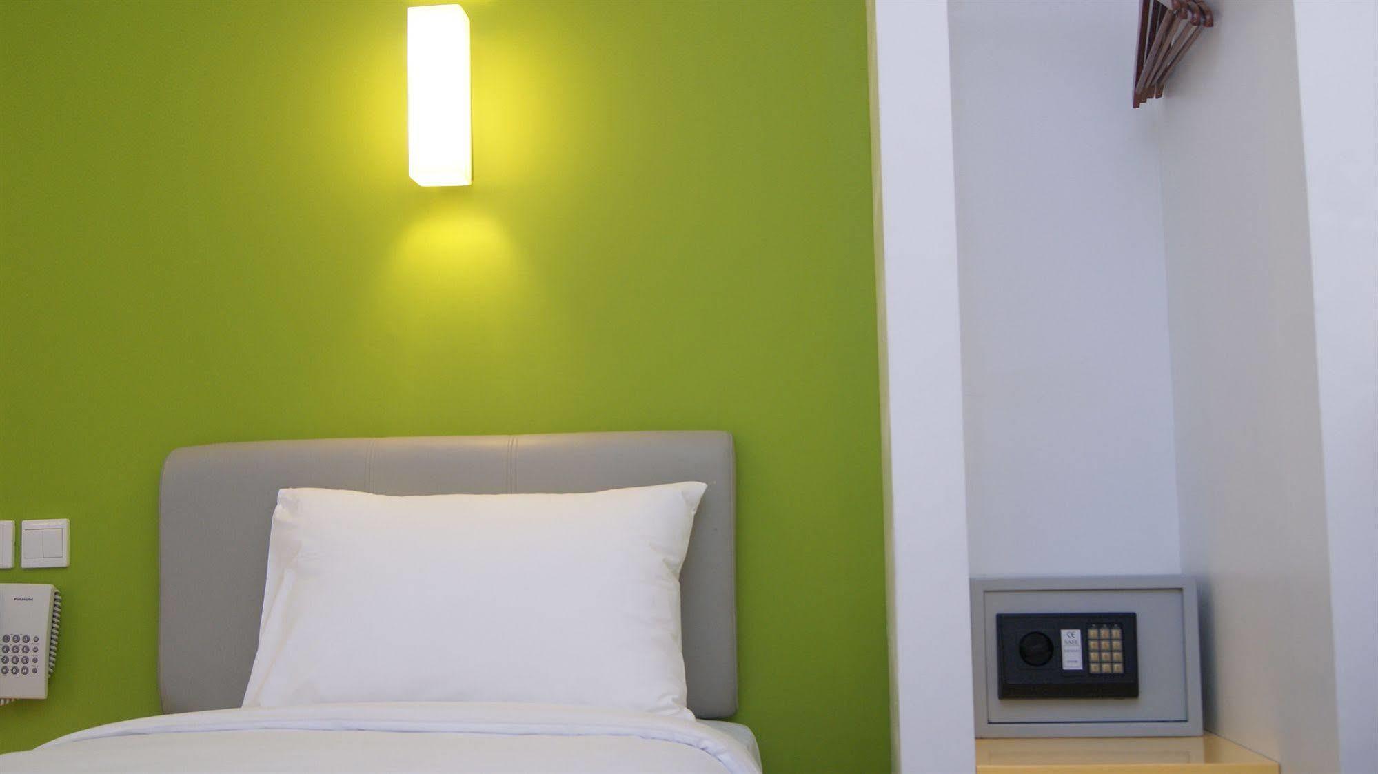 Amaris Hotel Mangga Besar Jakarta Exteriör bild